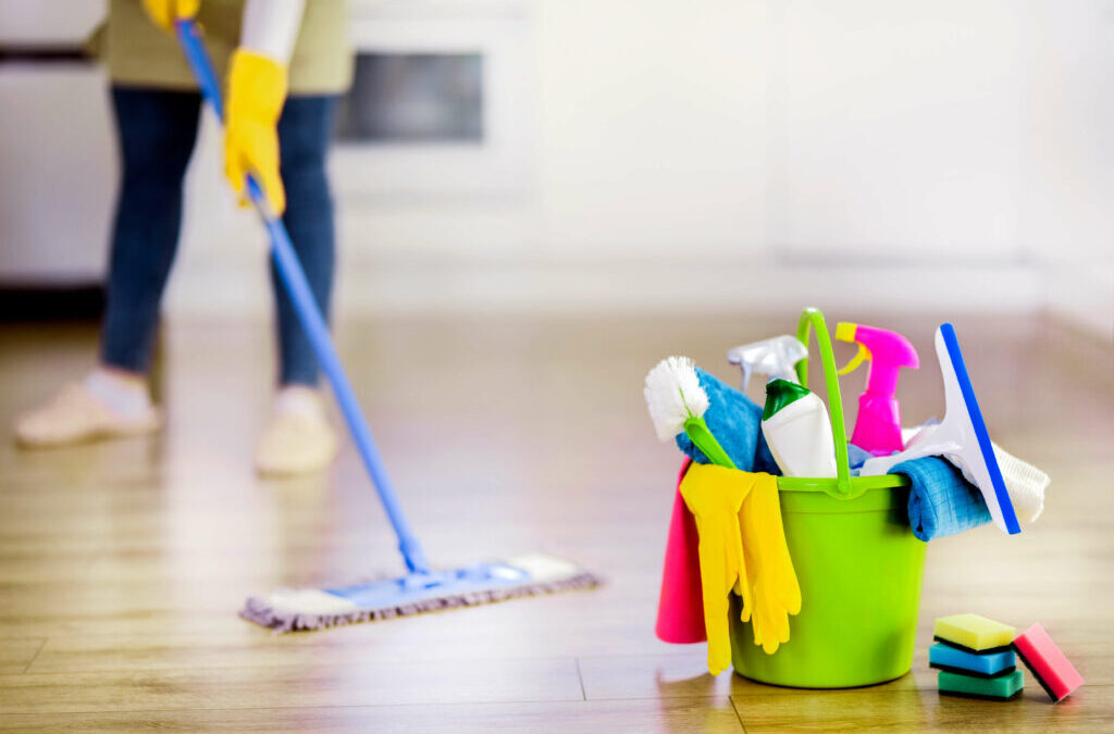 Why You Should Hire a Move-Out Cleaning Service